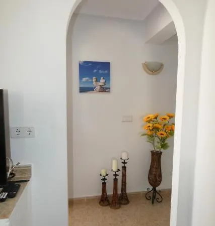 Spacious And Elegant !! 3* Lagos