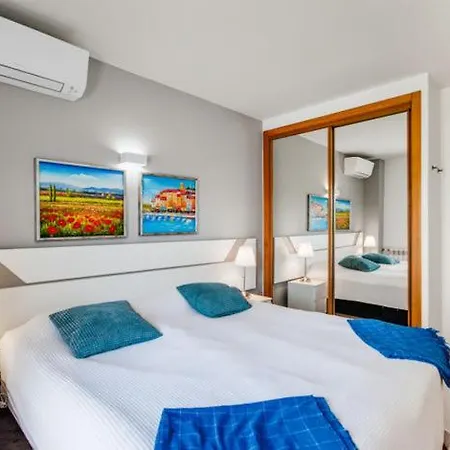 Spacious And Elegant !! Lagos