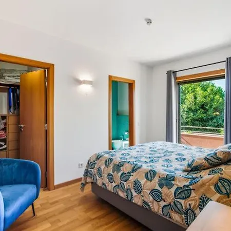 Spacious And Elegant !! Konukevi Lagos
